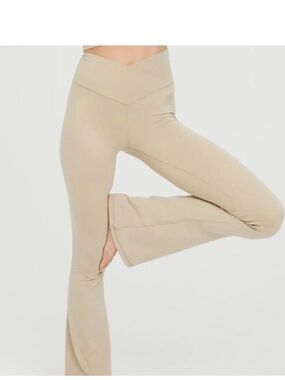 Aerie High-Waist Flare crossover Yoga Pants - Beige size small